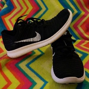 Women's Nike Free RN Flyknit